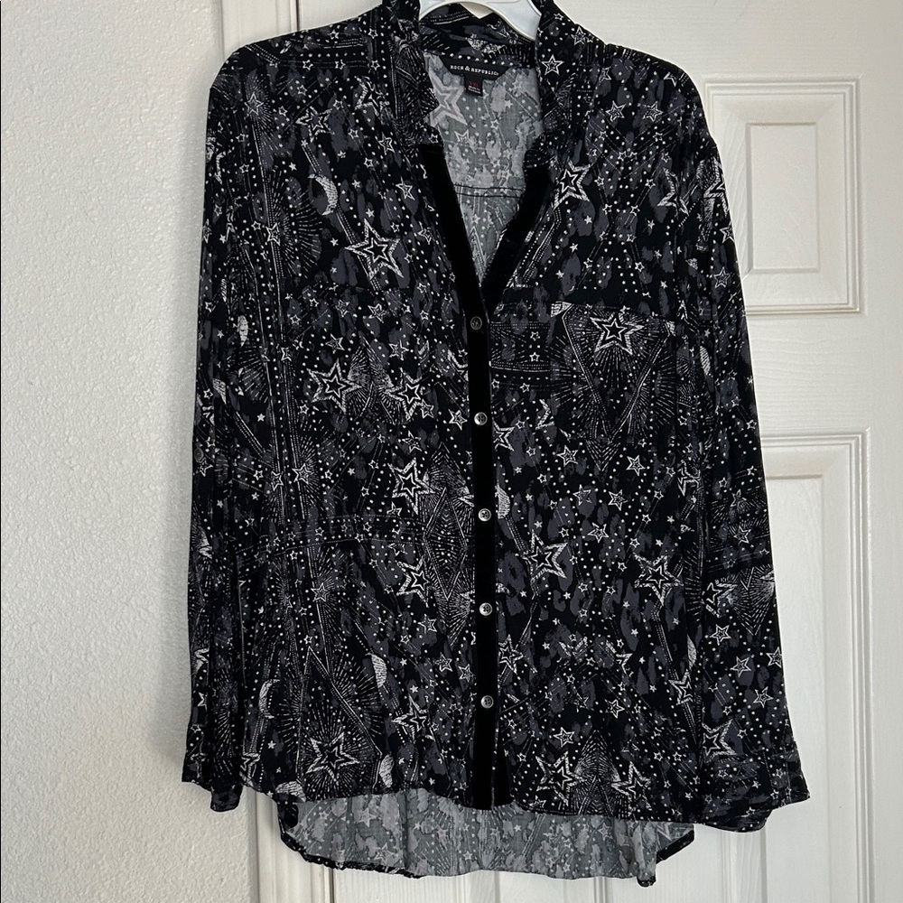 Rock & Republic Star Print Black Button-Down Blouse